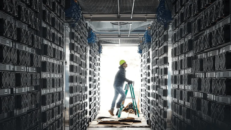 Bitcoin Miners Bank Strong September as Difficulty Barely Budges