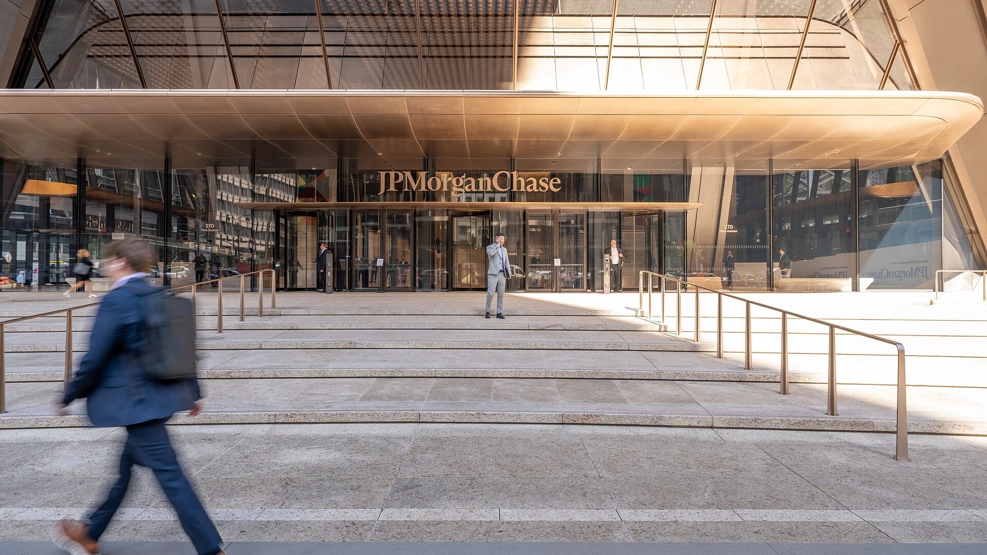 JPMorgan Bitcoin Forecast Gives BTC a Major Edge Over US Stocks