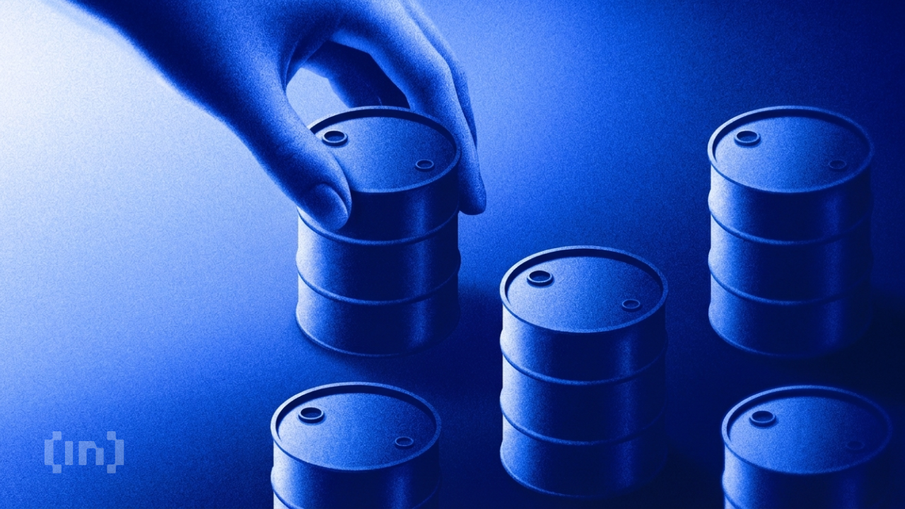 400% Strait Traffic Surge Eases Supply Fears, Will Oil Break Lower Monday?
