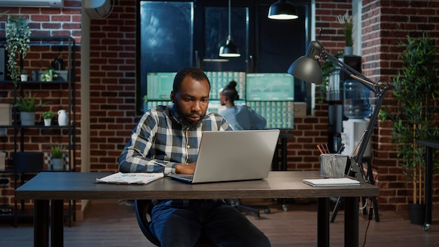 The Advantages and Risks of Using Crypto in Forex Trading