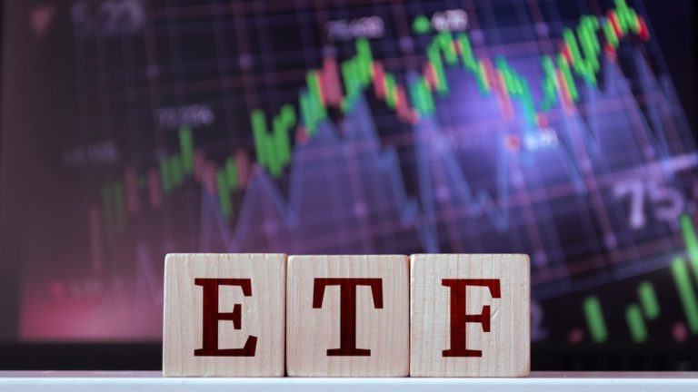 Bitcoin, Ether ETFs Pull In $2.6B in Strongest Week Since October