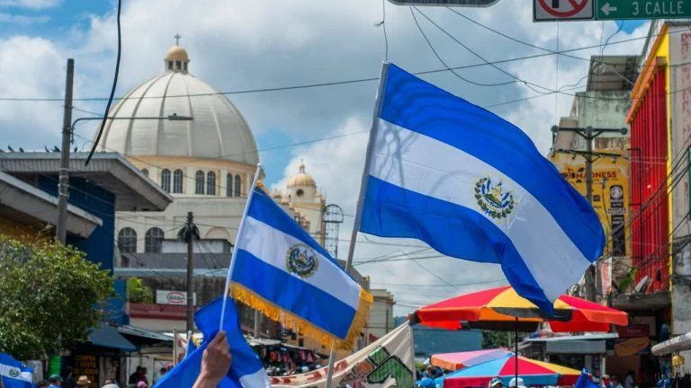 Former Visa and JPMorgan Execs Take Over El Salvador’s Chivo Wallet