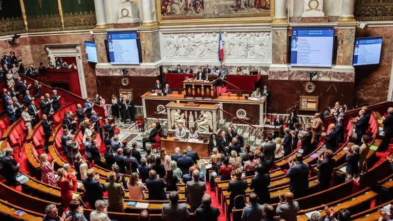 French Committee Approves Tax on Stablecoin Conversions From 2027