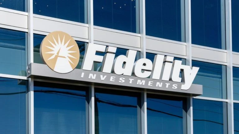 Fidelity Leads $450M Bitcoin ETF Exit as Senate Vote Fails