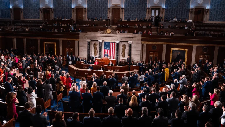 CLARITY Act Odds Stay Buried as Senate Showdown Closes In