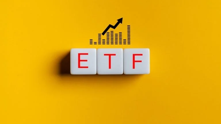Bitcoin, Ether ETFs Add $453 Million as 6-Day Streak Extends